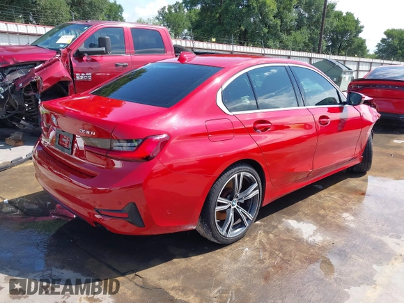 2021 BMW 3 Series 330i z VIN 3MW5R1J08M8B56246, wystawiony jako IAAI lot #42355325 z przebiegiem 48 699 mil mil oraz . Historia ofert i sprzedaży dostępna na DreamBid. Obrazek 4.