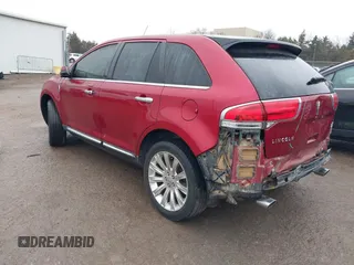 2014 Lincoln MKX with VIN 2LMDJ6JK3EBL09582, listed as a IAAI auction lot 41520611 with 157,022 mi miles. Bid and sale history available at carsss.com. Image 3.