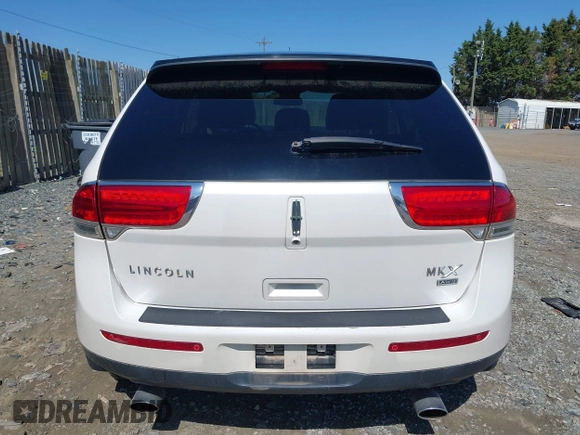 2013 Lincoln MKX with VIN 2LMDJ8JK7DBL13659, listed as a IAAI auction lot 41922667 with 113,858 mi miles. Bid and sale history available at carsss.com. Image 15.
