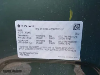 2022 Rivian R1T Adventure Package with VIN 7FCTGAAA2NN006098, listed as a IAAI auction lot 41172815 with 1 mi miles. Bid and sale history available at carsss.com. Image 9.