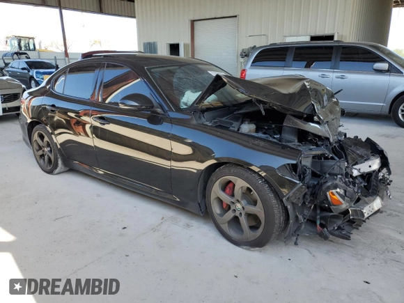 2019 Alfa Romeo Giulia z VIN ZARFAMAN6K7603897, wystawiony jako Copart lot #51899605 z przebiegiem Nie podano mil oraz Nie do naprawy • Non repairable. Historia ofert i sprzedaży dostępna na DreamBid. Obrazek 4.