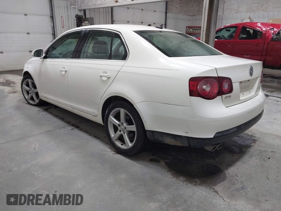 2008 Volkswagen Jetta Sedan SE with VIN 3VWRM71K88M133146, listed as a IAAI auction lot 41376732 with 1 mi miles. Bid and sale history available at carsss.com. Image 3.