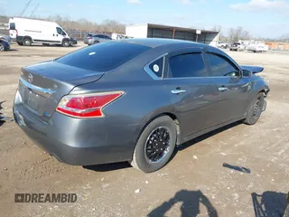 2014 Nissan Altima SL with VIN 1N4AL3AP8EC406015, listed as a IAAI auction lot 41468121 with 154,672 mi miles and . Bid and sale history available at DreamBid. Image 4.