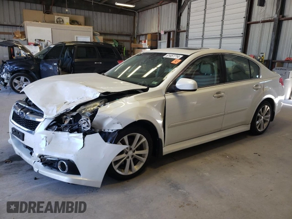 2014 Subaru Legacy z VIN 4S3BMCN67E3027388, wystawiony jako Copart lot #61457714 z przebiegiem Nie podano mil oraz Szkoda całkowita • Salvage title. Historia ofert i sprzedaży dostępna na DreamBid. Obrazek 1.