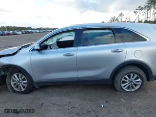 2019 Kia Sorento LX with VIN 5XYPGDA33KG515128, listed as a IAAI auction lot 40772855 with 95,109 mi miles. Bid and sale history available at carsss.com. Image 14.