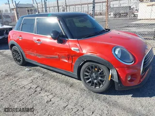 2019 MINI Hardtop 4 Door Cooper with VIN WMWXU1C5XK2H73520, listed as a IAAI auction lot 41600830 with 38,099 mi miles. Bid and sale history available at carsss.com. Image 1.