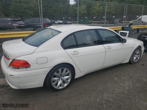 2005 BMW 7 Series 745Li with VIN WBAGN63545DS59999, listed as a Copart auction lot 70683274 with 121,951 mi miles and Clean Title. Bid and sale history available at carsss.com. Image 3.