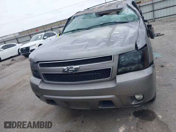 2007 Chevrolet Tahoe LT z VIN 1GNFC13J77R113842, wystawiony jako IAAI lot #42293559 z przebiegiem 288 926 mil mil oraz . Historia ofert i sprzedaży dostępna na DreamBid. Obrazek 12.