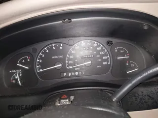 1999 Ford Explorer z VIN 1FMZU24E2XUA40849, wystawiony jako IAAI lot #41250506 z przebiegiem 174 706 mil mil oraz . Historia ofert i sprzedaży dostępna na DreamBid. Obrazek 7.