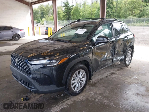 2023 Toyota Corolla Cross LE z VIN 7MUCAABG9PV051438, wystawiony jako IAAI lot #42538566 z przebiegiem 82 437 mil mil oraz . Historia ofert i sprzedaży dostępna na DreamBid. Obrazek 17.