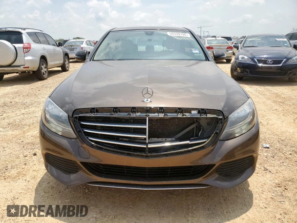 2017 Mercedes-Benz C 300 z VIN 55SWF4JB9HU217123, wystawiony jako Copart lot #59339195 z przebiegiem 136 805 mil mil oraz Czysty tytuł • Clean title. Historia ofert i sprzedaży dostępna na DreamBid. Obrazek 5.