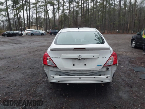2016 Nissan Versa SV z VIN 3N1CN7APXGL879574, wystawiony jako IAAI lot #41510622 z przebiegiem 121 094 mil mil oraz . Historia ofert i sprzedaży dostępna na DreamBid. Obrazek 17.