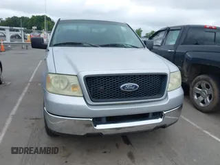 2004 Ford F-150 XL z VIN 1FTPX125X4NA15610, wystawiony jako IAAI lot #42316587 z przebiegiem 243 554 mil mil oraz . Historia ofert i sprzedaży dostępna na DreamBid. Obrazek 6.