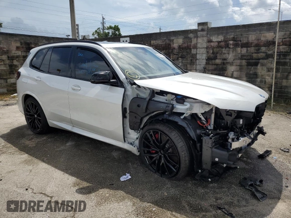 2024 BMW X5 M60i with VIN 5UX33EU02R9T65623, listed as a Copart auction lot 68249373 with 0 mi miles and Salvage Title. Bid and sale history available at carsss.com. Image 4.