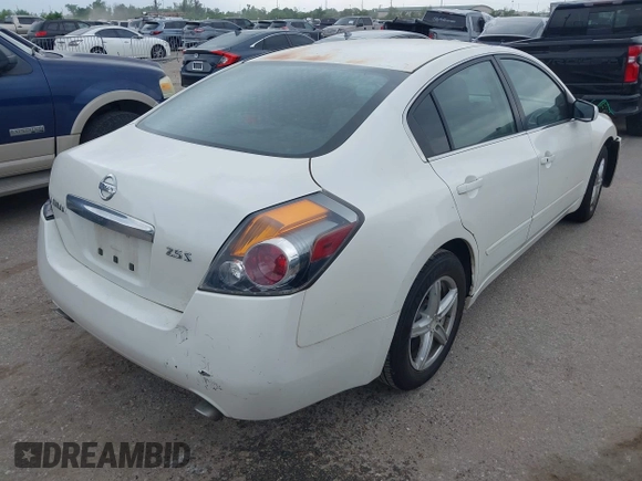 2011 Nissan Altima 2.5 S with VIN 1N4AL2AP3BN422729, listed as a IAAI auction lot 41920896 with 183,131 mi miles. Bid and sale history available at carsss.com. Image 4.