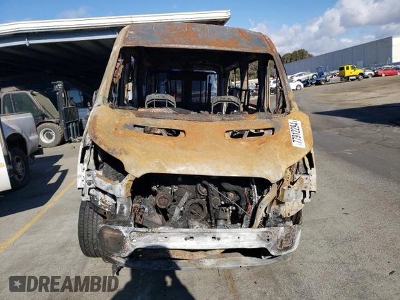 2019 Ford Transit XL z VIN 1FDZX2CM5KKB47589, wystawiony jako Copart lot #77912294 z przebiegiem Nie podano mil oraz Nie do naprawy • Non repairable. Historia ofert i sprzedaży dostępna na DreamBid. Obrazek 5.