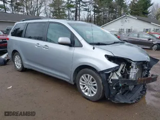 2014 Toyota Sienna XLE with VIN 5TDYK3DCXES429458, listed as a IAAI auction lot 41931431 with 224,002 mi miles. Bid and sale history available at carsss.com. Image 1.