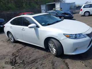 2013 Lexus ES 300h Hybrid with VIN JTHBW1GG1D2038698, listed as a IAAI auction lot 42173883 with 253,281 mi miles. Bid and sale history available at carsss.com. Image 12.