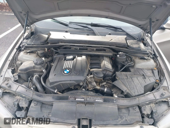 2011 BMW 3 Series 328i with VIN WBAPH5C57BA443932, listed as a IAAI auction lot 40832127 with 206,426 mi miles and . Bid and sale history available at carsss.com. Image 10.