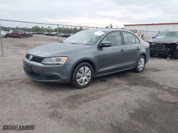 2014 Volkswagen Jetta Sedan SE with VIN 3VWD17AJ4EM428668, listed as a IAAI auction lot 41990578 with 132,672 mi miles. Bid and sale history available at carsss.com. Image 2.