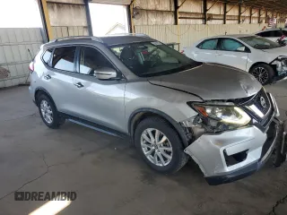 2017 Nissan Rogue SV z VIN JN8AT2MT3HW143002, wystawiony jako Copart lot #53557855 z przebiegiem 120 193 mil mil oraz Szkody całkowita. Historia ofert i sprzedaży dostępna na DreamBid. Obrazek 4.