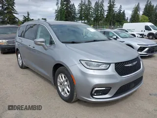 2021 Chrysler Pacifica Touring L with VIN 2C4RC1BG3MR552828, listed as a IAAI auction lot 42207838 with 67,917 mi miles and . Bid and sale history available at DreamBid. Image 1.