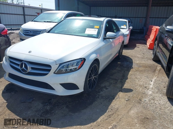 2019 Mercedes-Benz C 300 z VIN 55SWF8DB4KU285419, wystawiony jako IAAI lot #41977720 z przebiegiem 75 156 mil mil oraz . Historia ofert i sprzedaży dostępna na DreamBid. Obrazek 17.