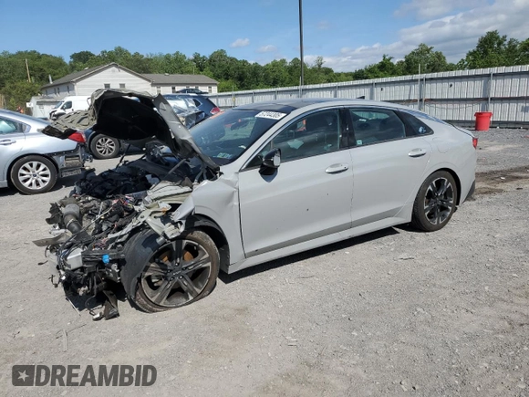 2022 Kia K5 GT-Line z VIN 5XXG64J22NG118741, wystawiony jako Copart lot #57244305 z przebiegiem Nie podano mil oraz Szkoda całkowita • Salvage title. Historia ofert i sprzedaży dostępna na DreamBid. Obrazek 1.