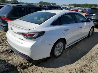 2016 Hyundai Sonata Hybrid SE with VIN KMHE24L17GA020547, listed as a Copart auction lot 66882603 with 82,070 mi miles. Bid and sale history available at carsss.com. Image 3.