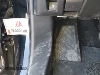 2024 Toyota RAV4 Hybrid XLE Premium z VIN JTMB6RFV3RD139222, wystawiony jako IAAI lot #41991544 z przebiegiem 20 463 mil mil oraz . Historia ofert i sprzedaży dostępna na DreamBid. Obrazek 6.