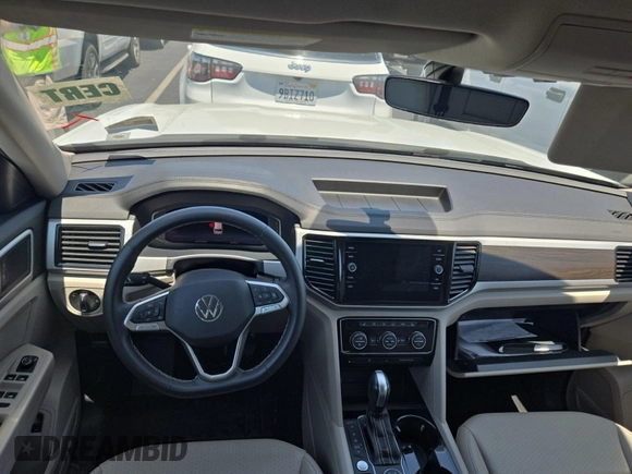2023 Volkswagen Atlas SE z VIN 1V2HR2CA4PC526289, wystawiony jako IAAI lot #42734426 z przebiegiem 46 454 mil mil oraz . Historia ofert i sprzedaży dostępna na DreamBid. Obrazek 2.