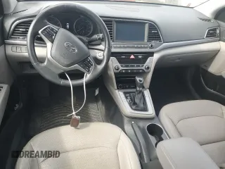 2017 Hyundai Elantra SE z VIN 5NPD84LF7HH025915, wystawiony jako Copart lot #54770125 z przebiegiem 133 074 mil mil oraz Szkoda całkowita • Salvage title. Historia ofert i sprzedaży dostępna na DreamBid. Obrazek 8.