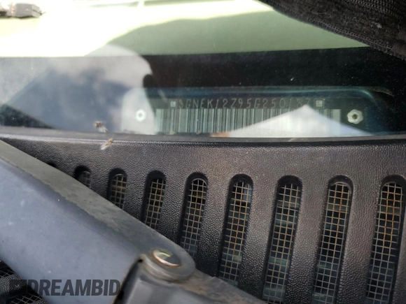 2005 Chevrolet Avalanche Z71 z VIN 3GNEK12Z95G250137, wystawiony jako Copart lot #53466925 z przebiegiem Nie podano mil oraz Nie do naprawy • Non repairable. Historia ofert i sprzedaży dostępna na DreamBid. Obrazek 13.