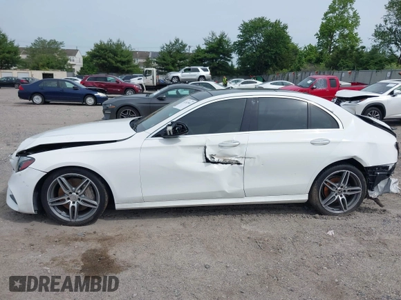2018 Mercedes-Benz E 300 z VIN WDDZF4JBXJA448650, wystawiony jako IAAI lot #42343961 z przebiegiem 92 810 mil mil oraz . Historia ofert i sprzedaży dostępna na DreamBid. Obrazek 14.