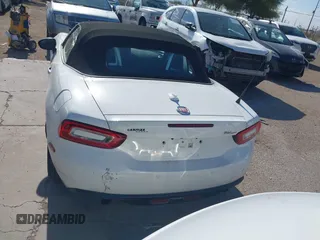 2018 FIAT 124 Spider Classica z VIN JC1NFAEKXJ0138258, wystawiony jako IAAI lot #42174771 z przebiegiem 42 867 mil mil oraz . Historia ofert i sprzedaży dostępna na DreamBid. Obrazek 16.