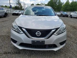 2018 Nissan Sentra S z VIN 3N1AB7AP6JY340671, wystawiony jako Copart lot #56253365 z przebiegiem 101 968 mil mil oraz Szkoda całkowita • Salvage title. Historia ofert i sprzedaży dostępna na DreamBid. Obrazek 5.