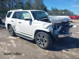 2018 Toyota 4Runner SR5 with VIN JTEBU5JR2J5544281, listed as a IAAI auction lot 41727318 with 122,091 mi miles. Bid and sale history available at carsss.com. Image 1.