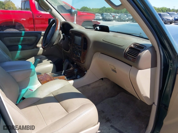 1998 Toyota Land Cruiser with VIN JT3HT05J2W0022171, listed as a IAAI auction lot 41886798 with 313,665 mi miles. Bid and sale history available at carsss.com. Image 5.