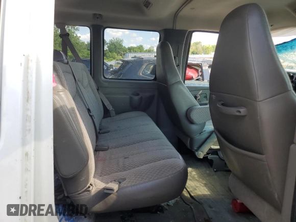 2003 Chevrolet Express Passenger with VIN 1GAHG39UX31231081, listed as a Copart auction lot 62132445 with 207,650 mi miles and Salvage title. Bid and sale history available at DreamBid. Image 11.