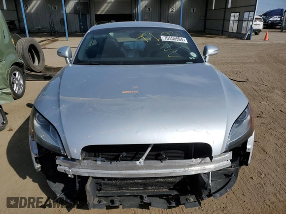 2011 Audi TT Premium Plus z VIN TRUBFAFK8B1025186, wystawiony jako Copart lot #70555994 z przebiegiem 100 584 mil mil oraz Szkoda całkowita • Salvage title. Historia ofert i sprzedaży dostępna na DreamBid. Obrazek 5.