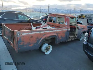 1963 Ford F-250 z VIN F25CR381471, wystawiony jako Copart lot #83724854 z przebiegiem 27 096 mil mil oraz Szkoda całkowita • Salvage title. Historia ofert i sprzedaży dostępna na DreamBid. Obrazek 3.