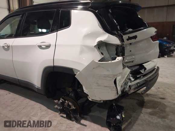 2022 Jeep Compass Latitude with VIN 3C4NJDBB2NT171240, listed as a IAAI auction lot 41206428 with 39,086 mi miles and . Bid and sale history available at DreamBid. Image 6.
