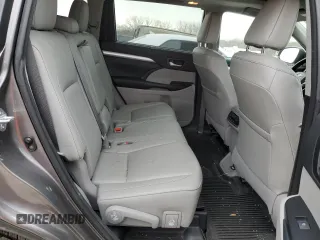 2018 Toyota Highlander SE with VIN 5TDJZRFH2JS497739, listed as a Copart auction lot 47561755 with 58,945 mi miles and Salvage title. Bid and sale history available at DreamBid. Image 11.