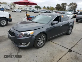 2016 Kia Cadenza Premium with VIN KNALN4D7XG5207034, listed as a Copart auction lot 82035124 with 138,410 mi miles and Salvage Title. Bid and sale history available at carsss.com. Image 1.