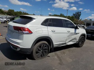 2021 Volkswagen Atlas SE z VIN 1V2JC2CA9MC221417, wystawiony jako Copart lot #49646075 z przebiegiem 49 087 mil mil oraz Nie do naprawy • Non repairable. Historia ofert i sprzedaży dostępna na DreamBid. Obrazek 3.