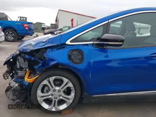 2017 Chevrolet Bolt EV LT z VIN 1G1FW6S09H4177071, wystawiony jako IAAI lot #42163824 z przebiegiem 65 327 mil mil oraz . Historia ofert i sprzedaży dostępna na DreamBid. Obrazek 12.
