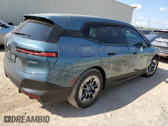 2022 BMW iX xDrive50 with VIN WB523CF00NCK51515, listed as a Copart auction lot 62870593 with 3,239 mi miles. Bid and sale history available at carsss.com. Image 3.