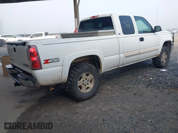 2003 Chevrolet Silverado 1500 with VIN 2GCEK19T231411251, listed as a IAAI auction lot 41513943 with 232,469 mi miles. Bid and sale history available at carsss.com. Image 4.