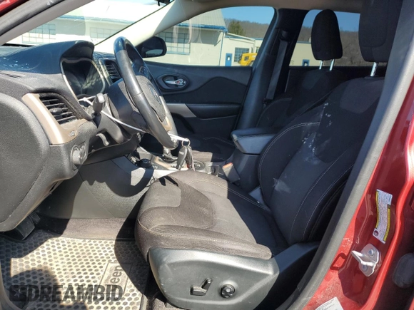 2017 Jeep Cherokee Latitude with VIN 1C4PJMCS6HW635622, listed as a Copart auction lot 49490495 with 136,102 mi miles and Salvage Title. Bid and sale history available at DreamBid. Image 7.