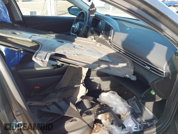 2024 Hyundai Elantra SE with VIN KMHLL4DG9RU723012, listed as a IAAI auction lot 41666819 with 6,374 mi miles and . Bid and sale history available at DreamBid. Image 5.